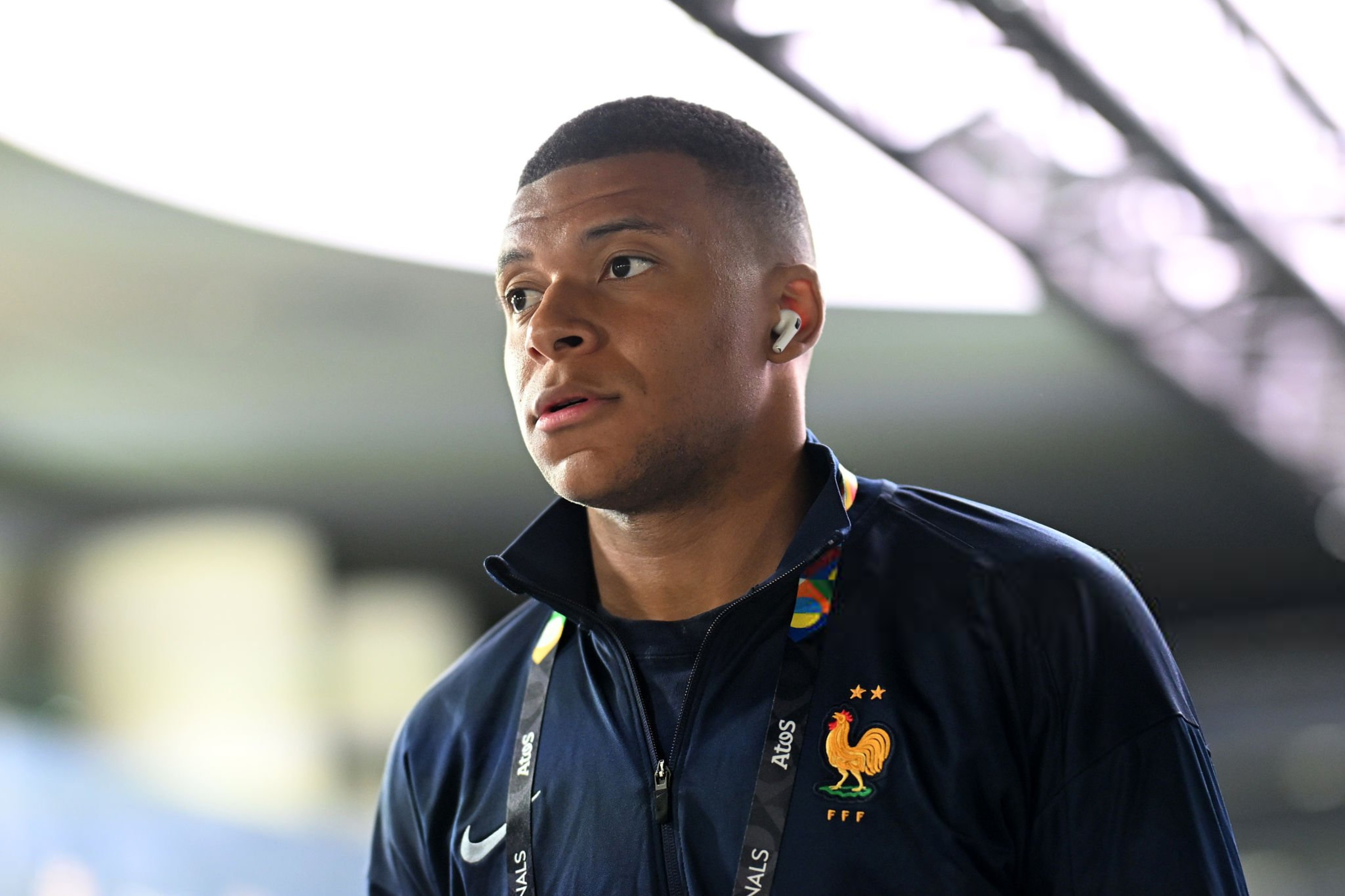 ayx app-姆巴佩遭遇七持续失利，西班牙队教练压力巨大！观众掌声雷动-ayx app