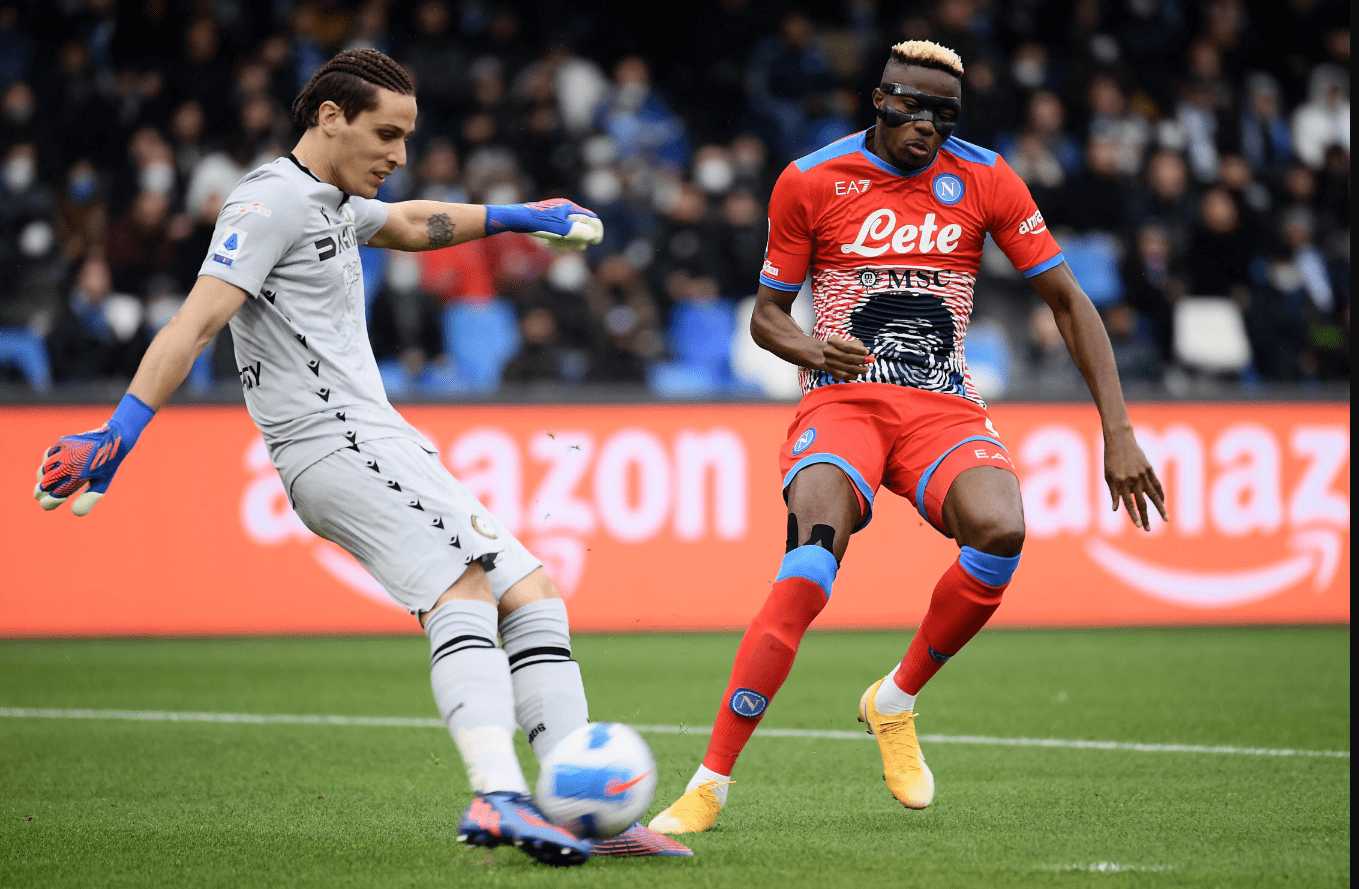 爱游戏中国-那不勒斯发布备战花絮，今晚门线救险，法甲任务艰巨，身体对抗强度拉满-爱游戏中国