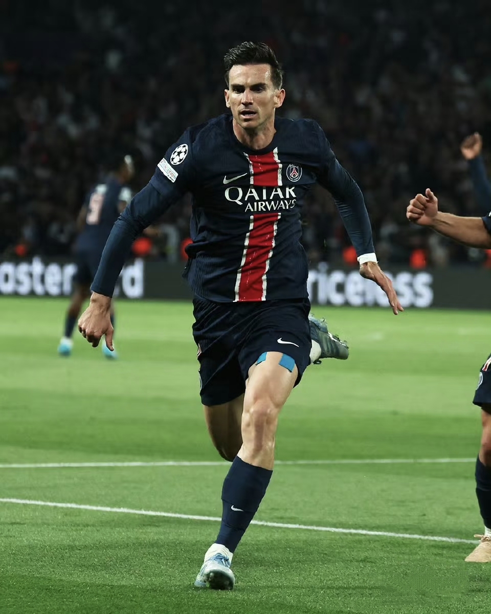 关键时刻法国杯焦点战,巴黎圣日耳曼外线爆发,态度坚定,更衣室氛围转暖 关键时刻法国杯焦点战,巴黎圣日耳曼外线爆发,态度坚定,更衣室氛围转暖