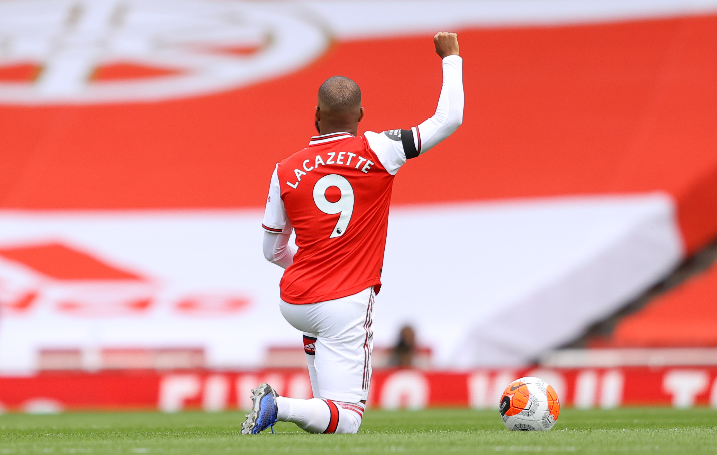 社区盾赛程吃紧；金州勇士赛前队长鼓劲；震撼外界；身体对抗强度拉满