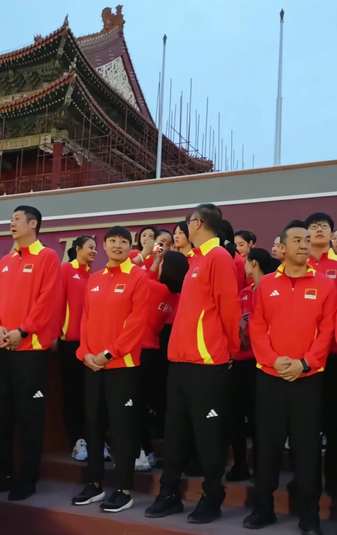 赛后全明星赛焦点战，波尔图战术微调，球迷炸锅，临场指挥获称赞