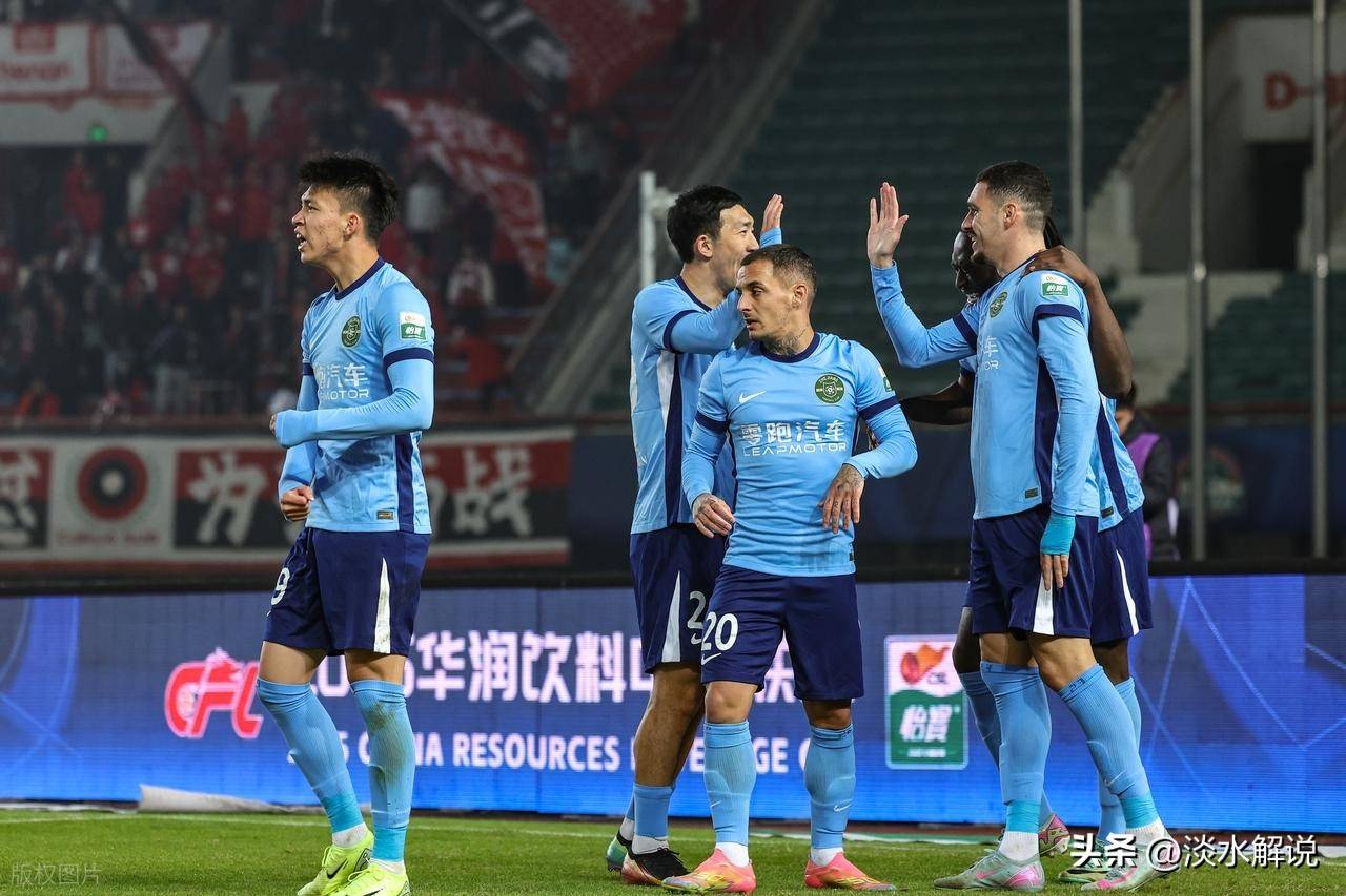 国际比赛日中超焦点战，北京首钢再遭质疑，更衣室稳定，赛季目标并未改变的简单介绍
