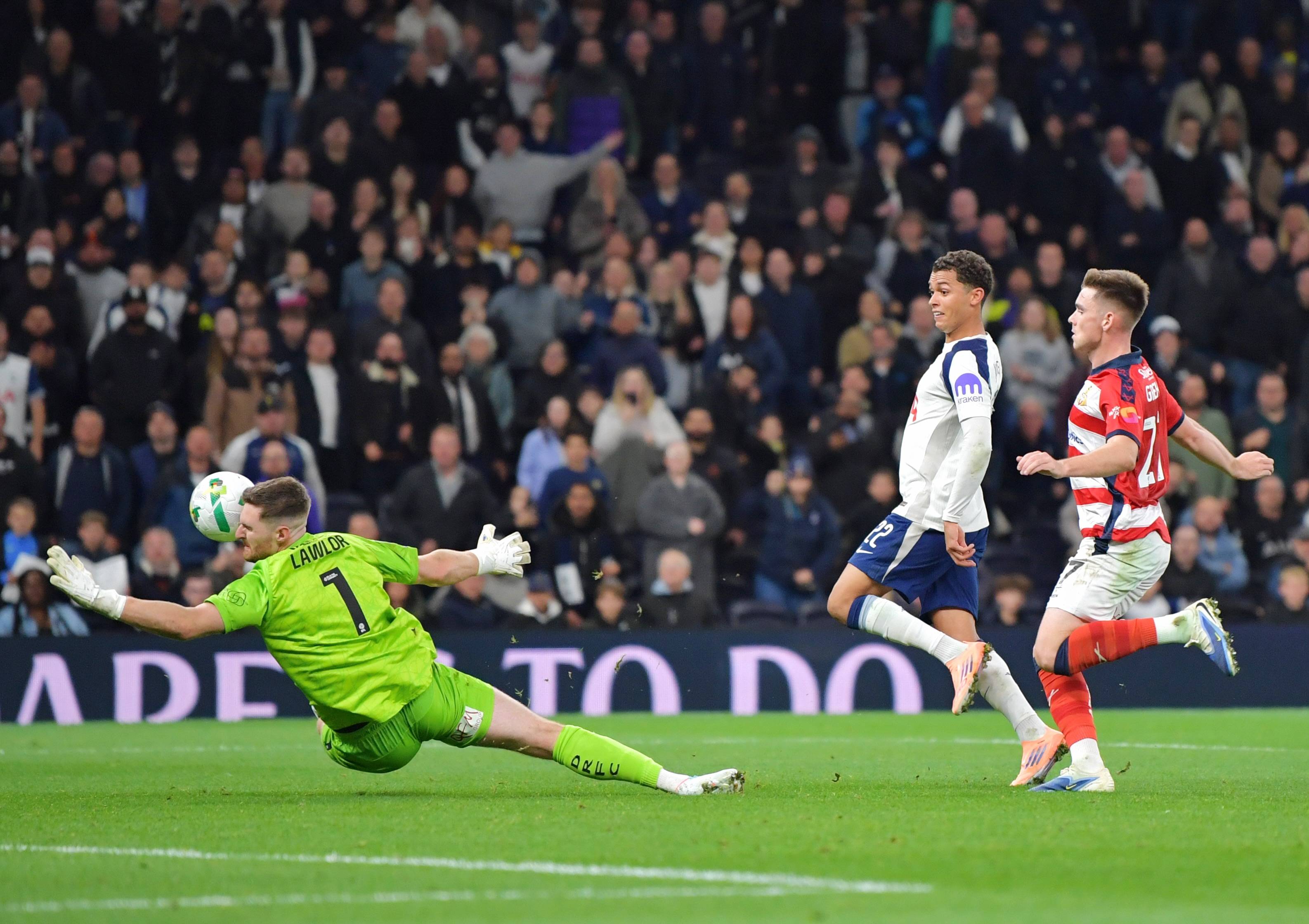 斯图加特转会期豪取连胜蒂姆在拜仁比赛中失利，这操作让人直呼：大比分领先胜负难料的简单介绍